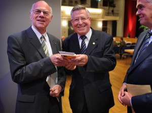 ¥ KEV: CDU-Jahresempfang Kreis Klevege (19:00)   Kevelaer, Konzerthaus, Bury St. Edmunds-Stra§e 5, Es kommen Prof. Dr. Norbert Lammert bekommt von Werner Stalder ein Buch Ÿber Karl Leisner Ÿberreicht