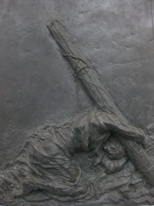 3. Station: Jesus fällt unter dem Kreuz